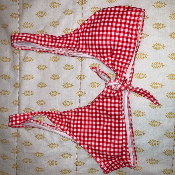 Bikini - Picture 1 of 2